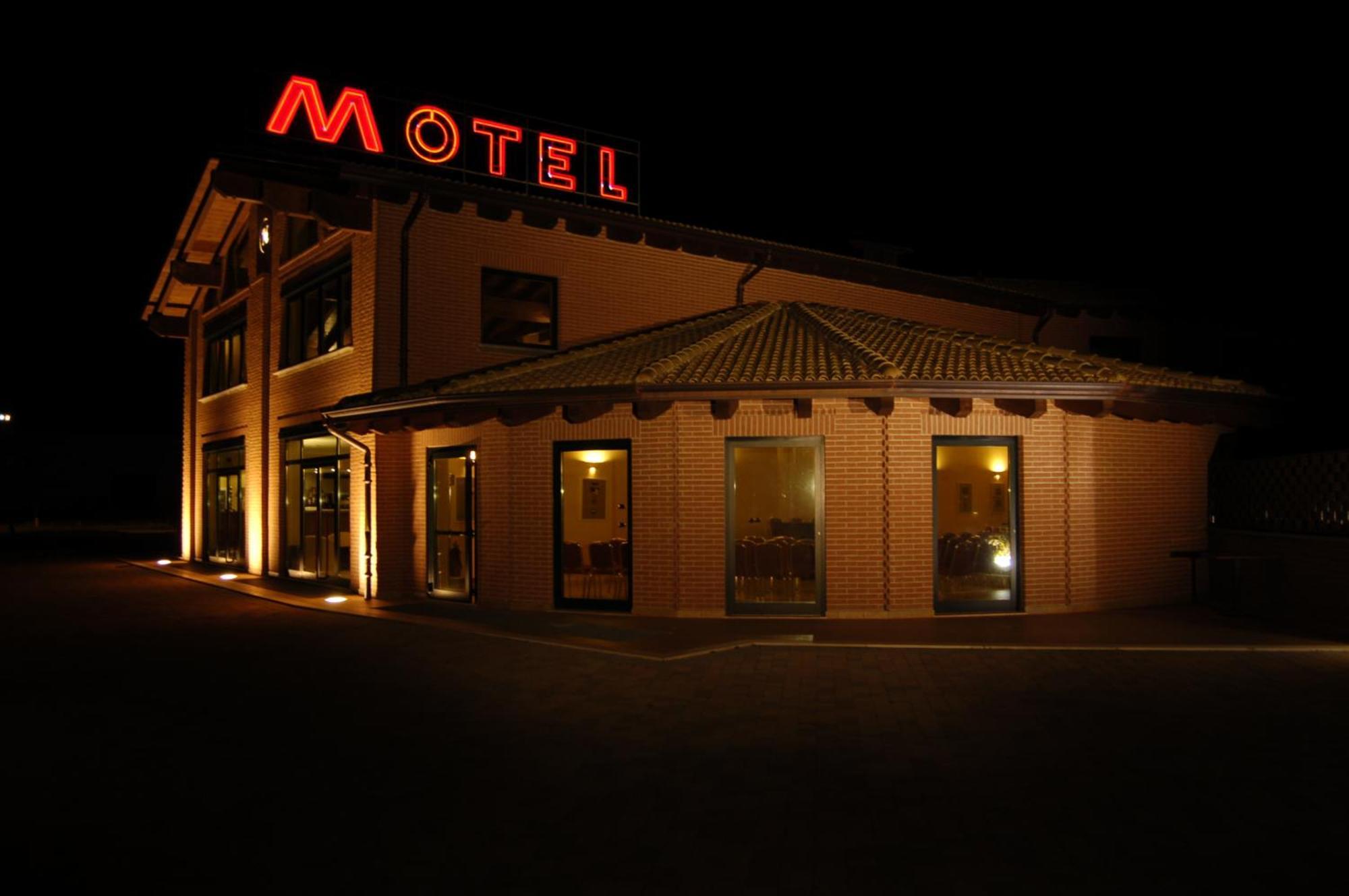 Hm Motelhotel Castellazzo Bormida Exterior foto