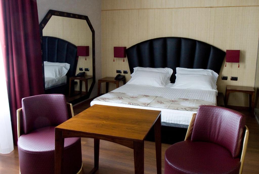 Hm Motelhotel Castellazzo Bormida Zimmer foto
